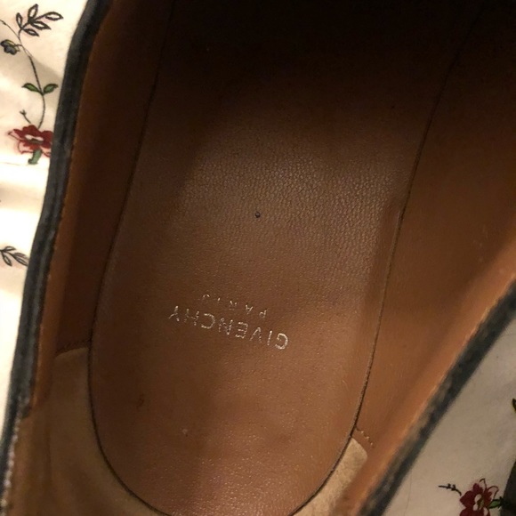 // SOLD // Givenchy Stud Oxfords Black - Picture 3 of 6